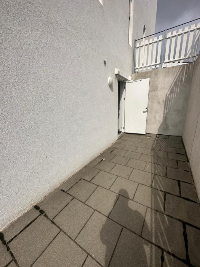 Entire Apartment Reykjavik Exterior photo