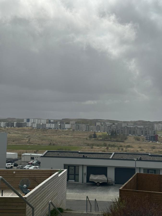 Entire Apartment Reykjavik Exterior photo